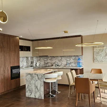 Luxury By The Sea Apartment *